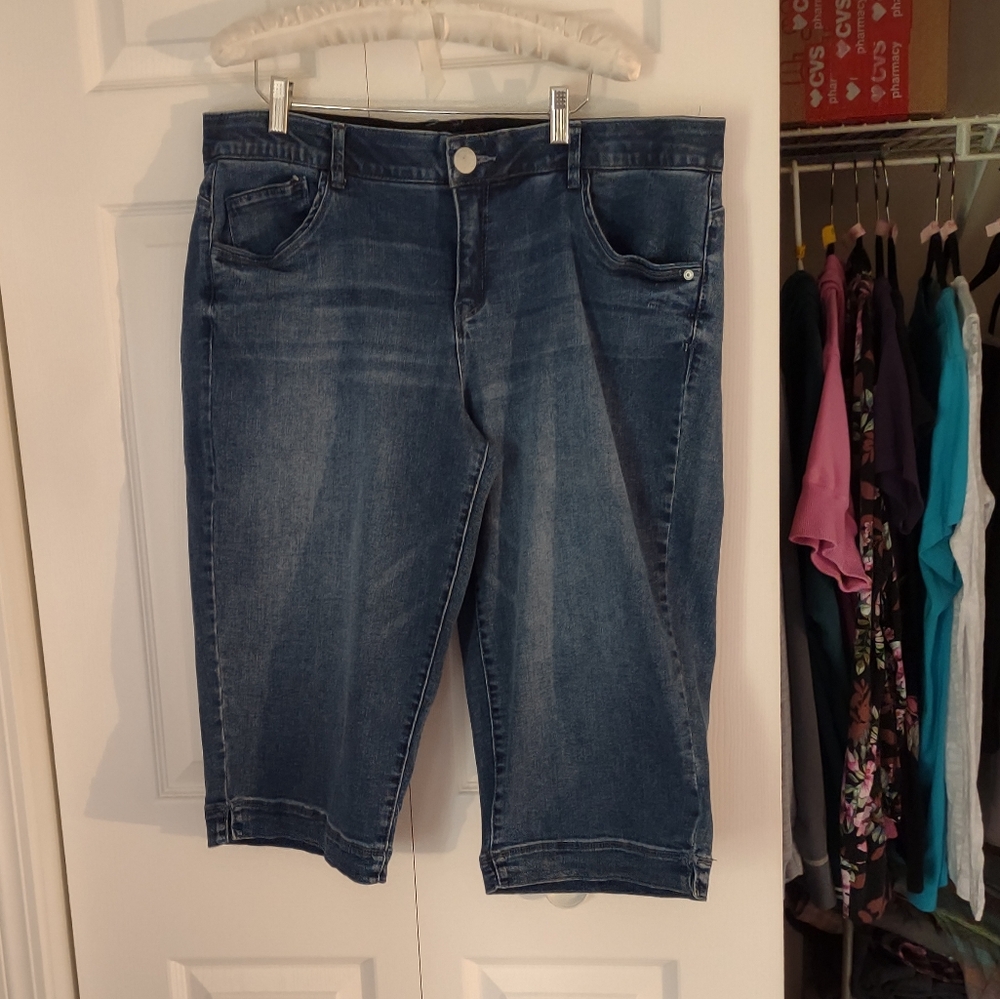 Democracy "Ab"solution Blue Denim Capri Slit Hem 18W Excellent Unworn Condition